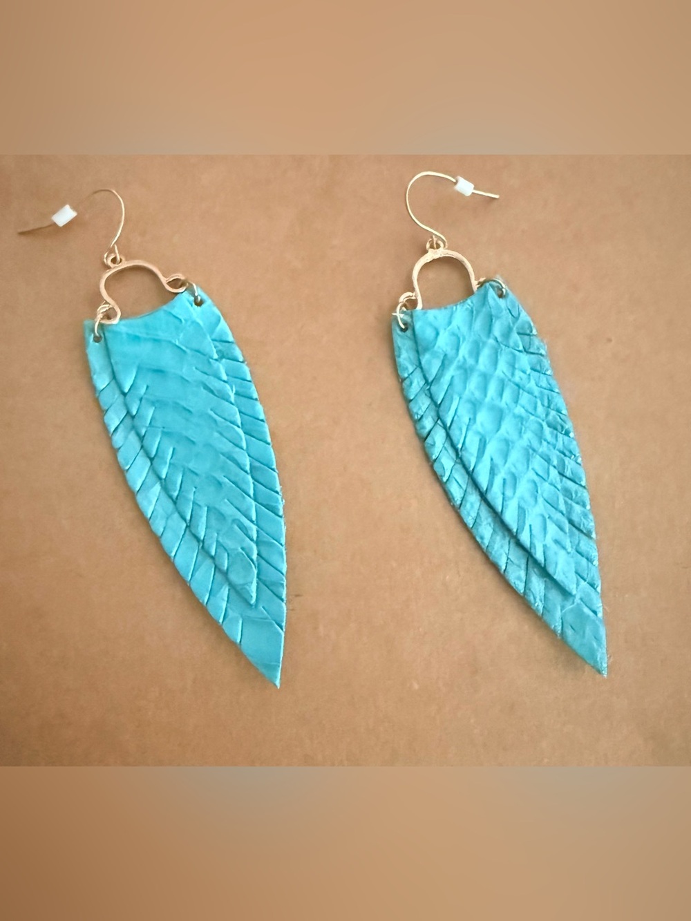 Chic Soul Handmade Turquoise Fringe Leaf Earrings with Gold Tone Hooks
